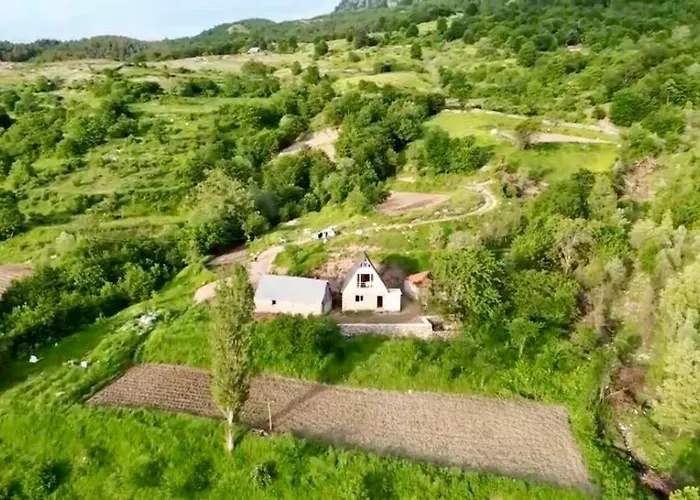 山林小屋 Qafe-murrize, 地拉那