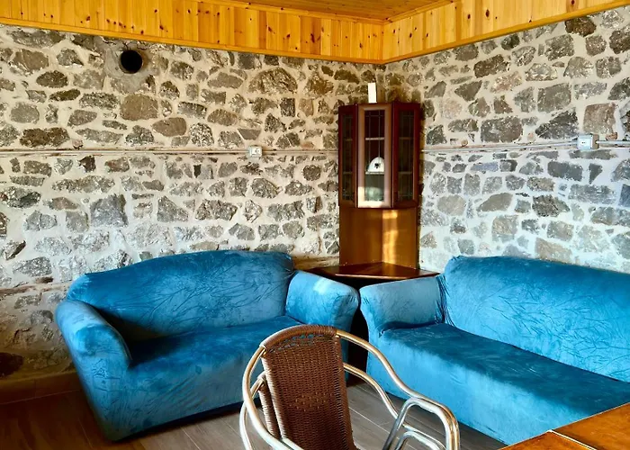 Lodge Qafe-murrize, *