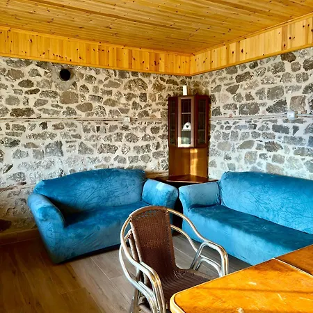 Lodge Qafe-murrize, *